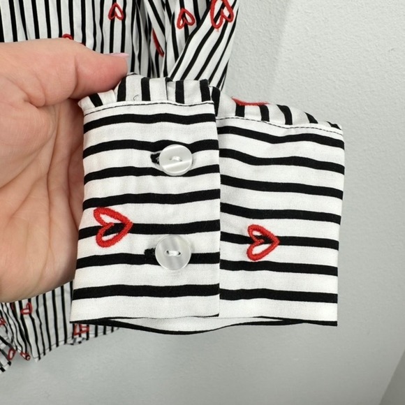 Jane + Delancey Striped Heart‎ Print Button Down Shirt - Size M - Picture 6 of 8